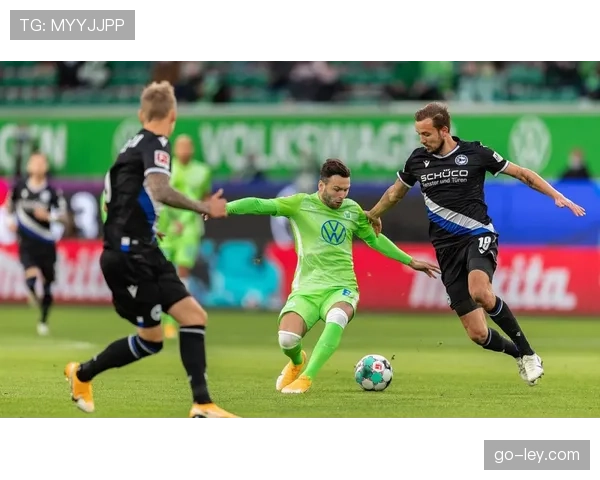 拜仁迎战沃尔夫斯堡，历史交锋优势或助延续不败金身